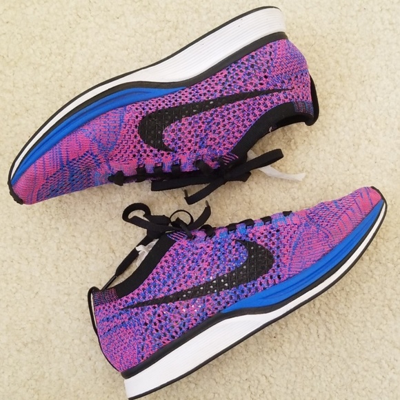 flyknit racer pink